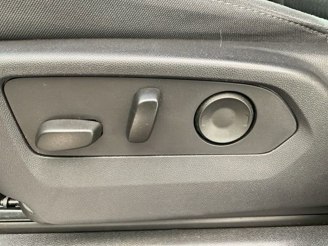 Used 2023 Chevrolet Silverado 1500 LT image 30