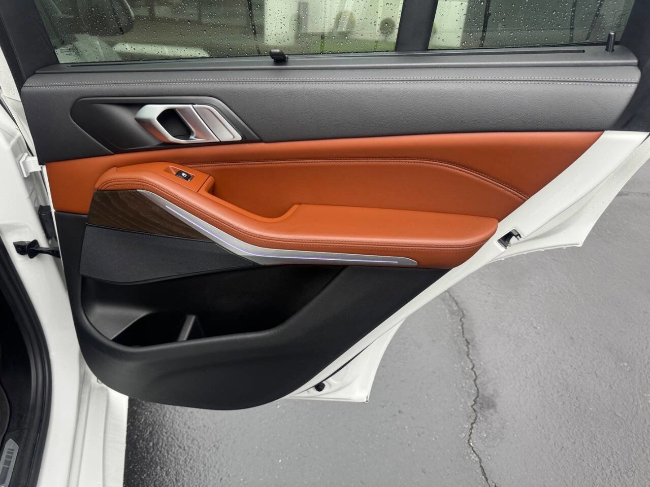 Used 2022 BMW X5 xDrive40i w/ M Sport Package image 18