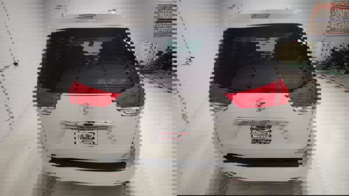 Used 2013 Toyota Sienna Limited w/ Premium Pkg image 7