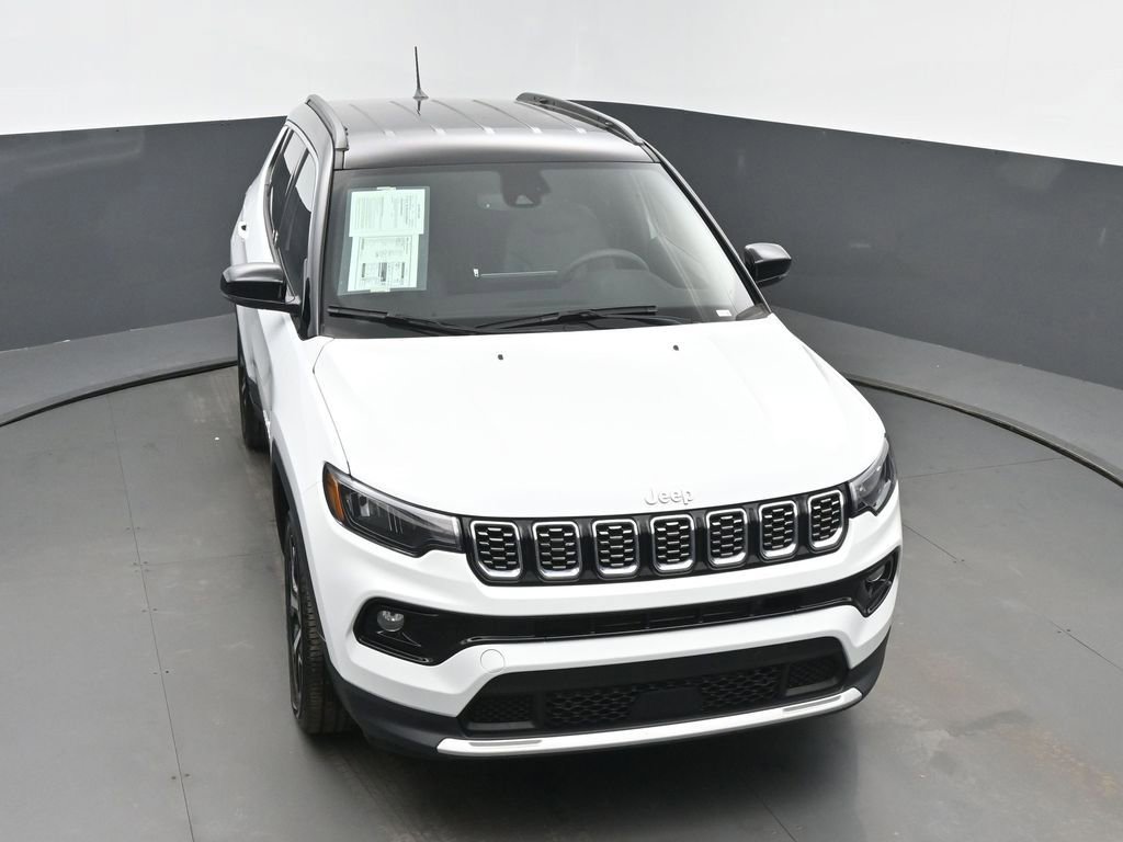 Used 2025 Jeep Compass Limited image 45