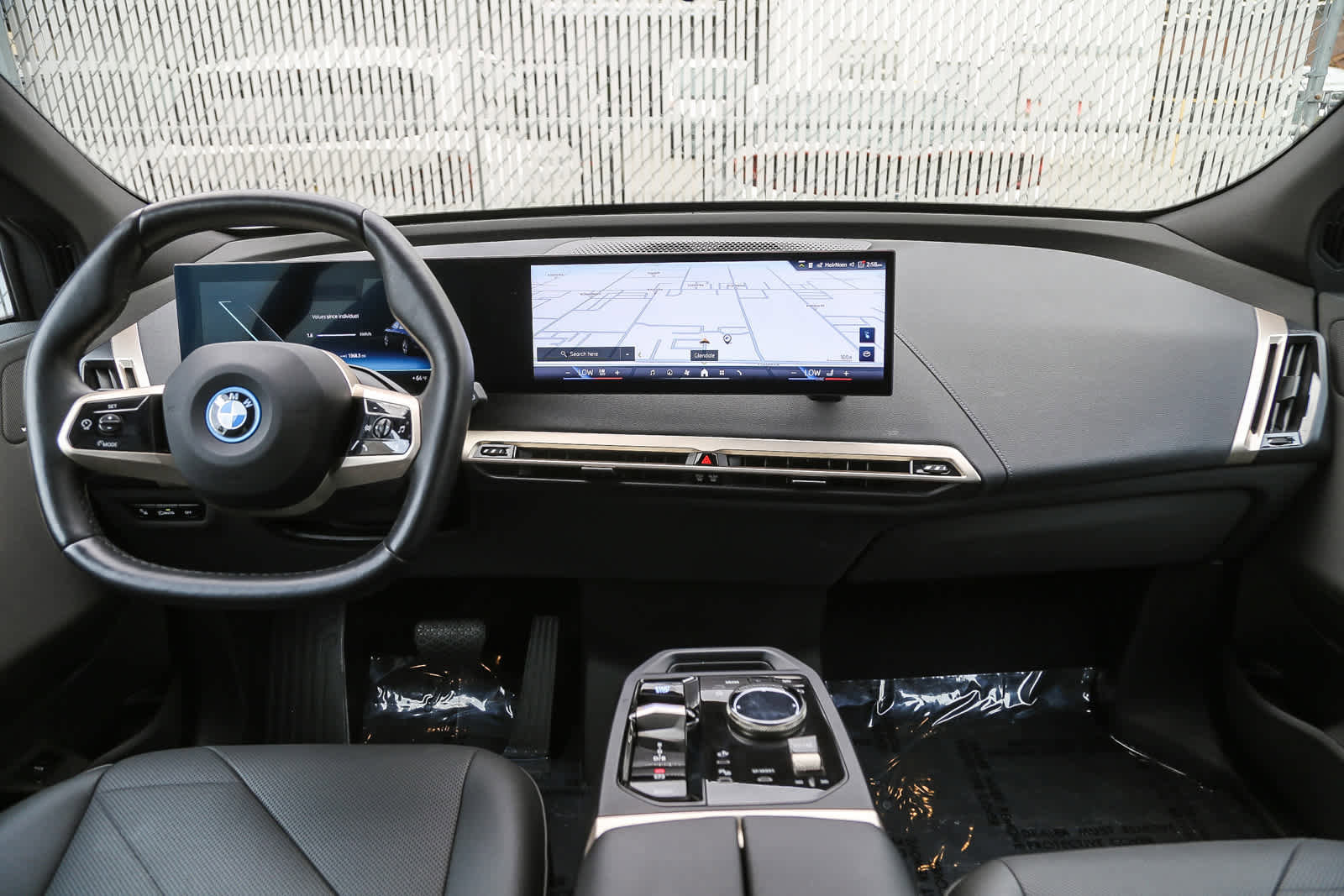 Used 2025 BMW iX xDrive50 w/ Premium Package image 9