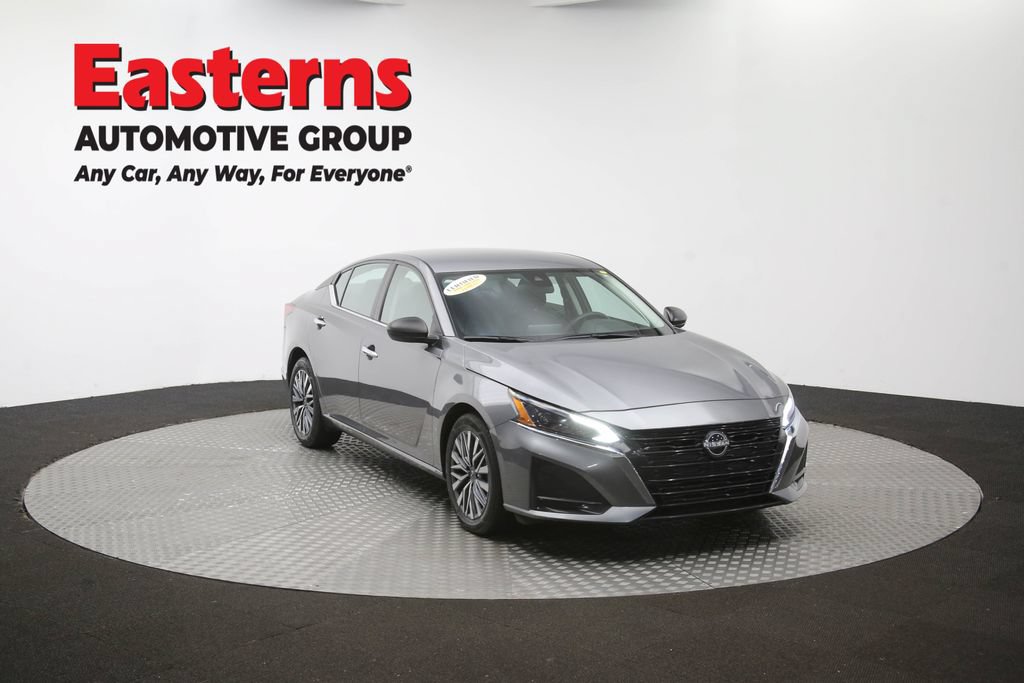 Used 2025 Nissan Altima 2.5 SV FWD image 50