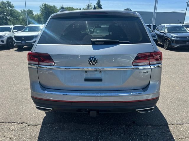 Certified 2023 Volkswagen Atlas SE w/ Black Wheel Package AWD/4WD image 4
