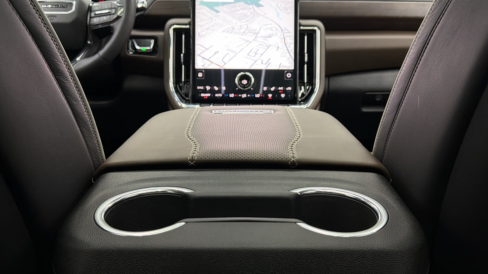 Used 2026 GMC Yukon Denali Ultimate w/ LPO, Floor Liner Package AWD/4WD image 34