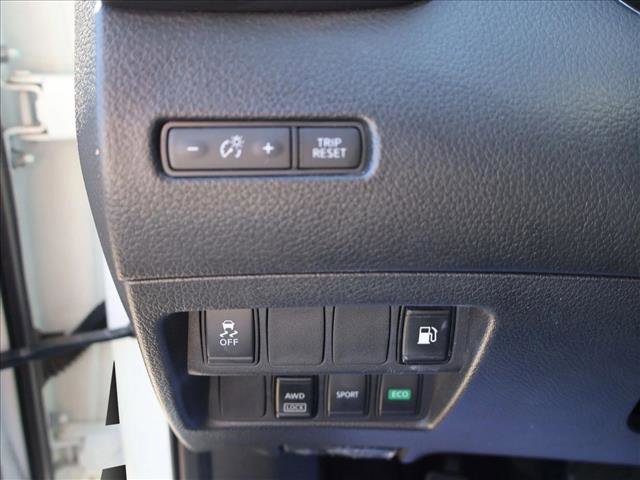 Used 2018 Nissan Rogue S image 11