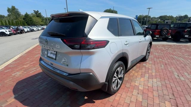 Used 2023 Nissan Rogue SV FWD image 2