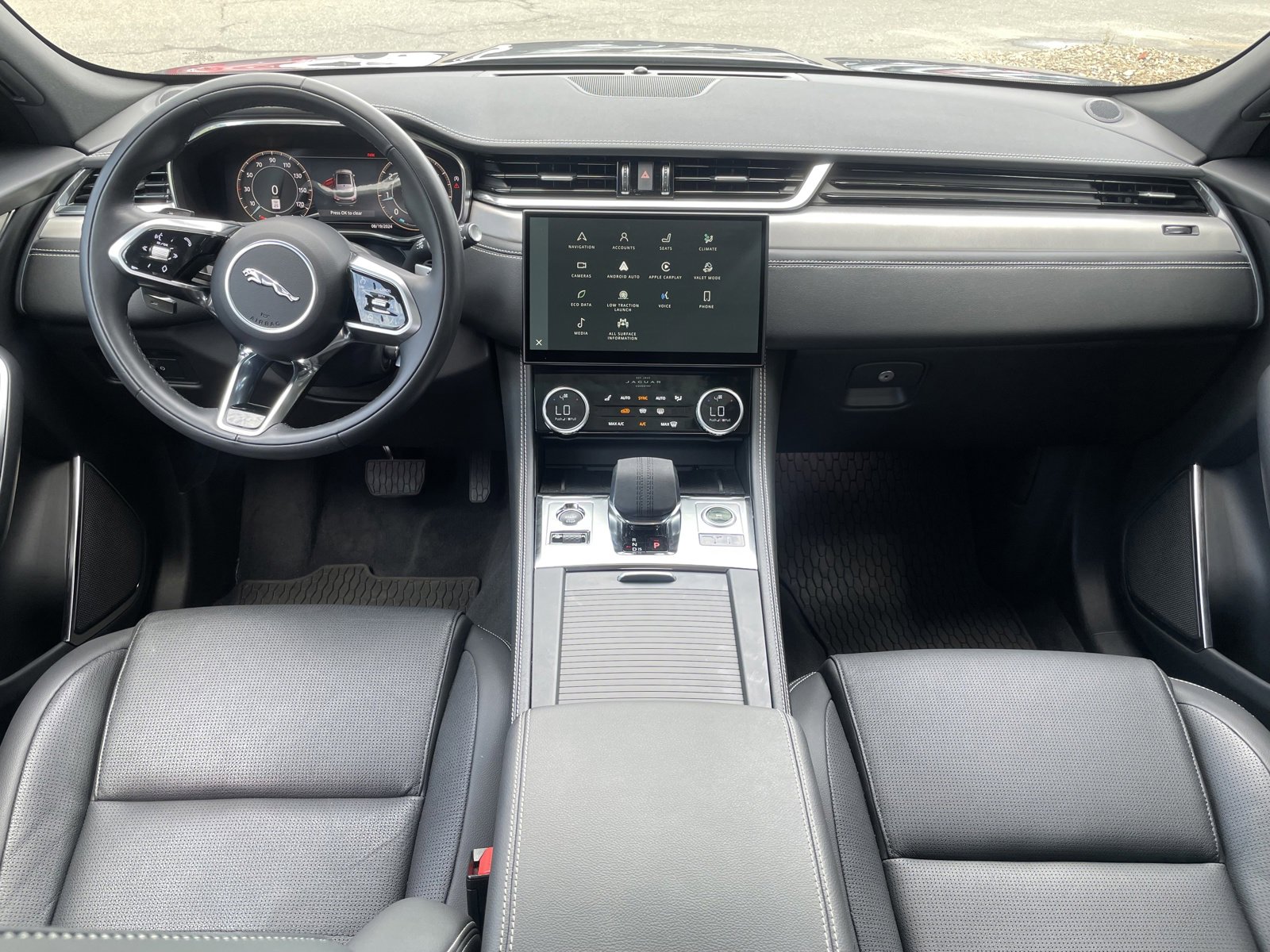 New 2024 Jaguar F-PACE R-Dynamic S image 28