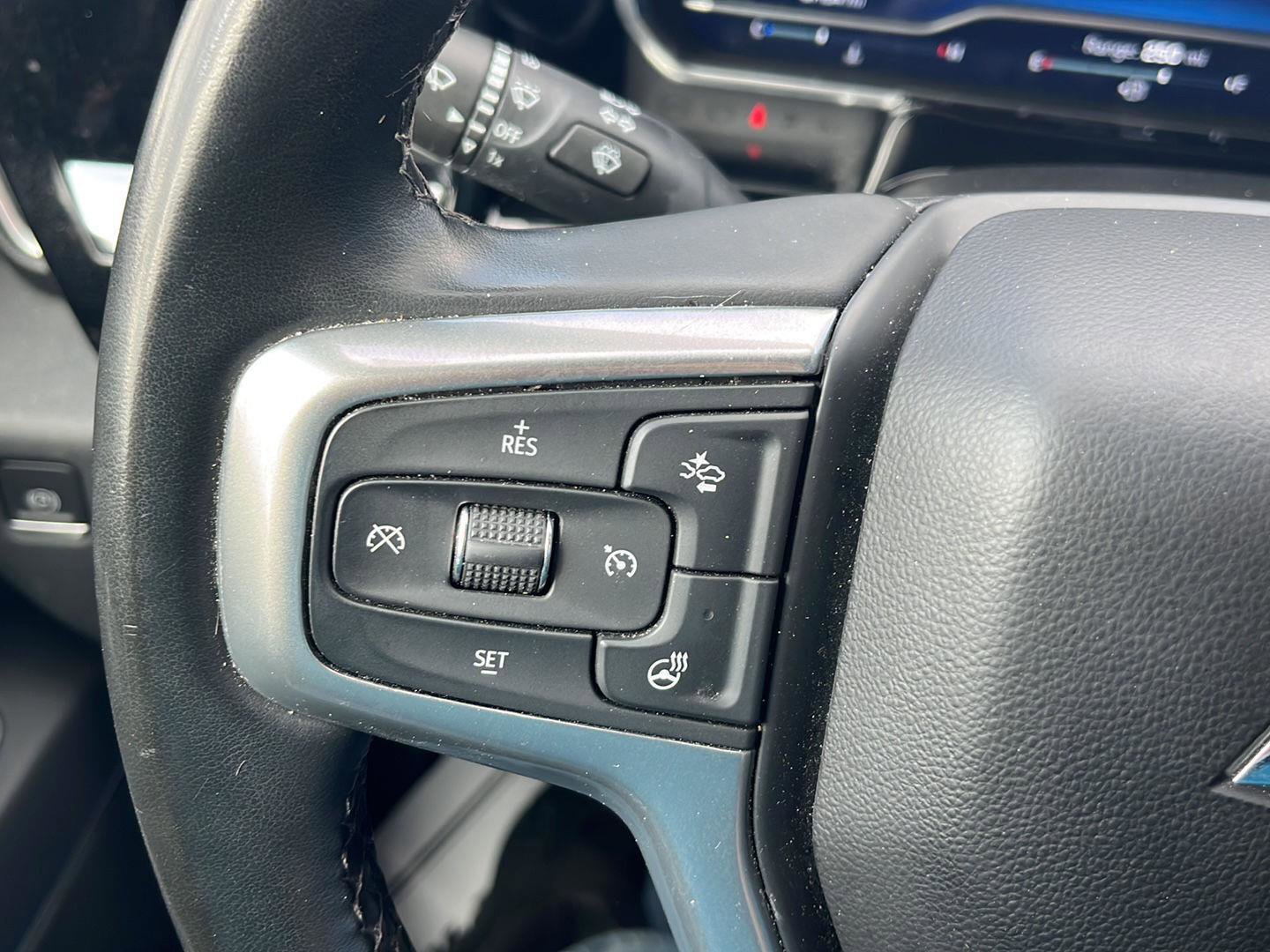 Used 2023 Chevrolet Silverado 1500 LT AWD/4WD image 11