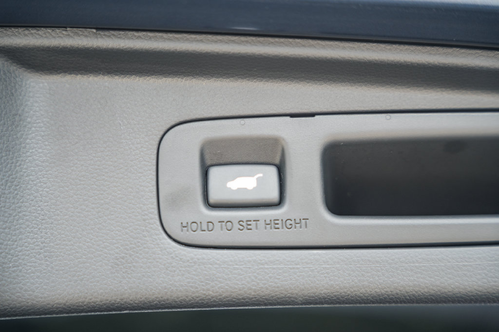 Used 2025 Honda CR-V EX-L image 10