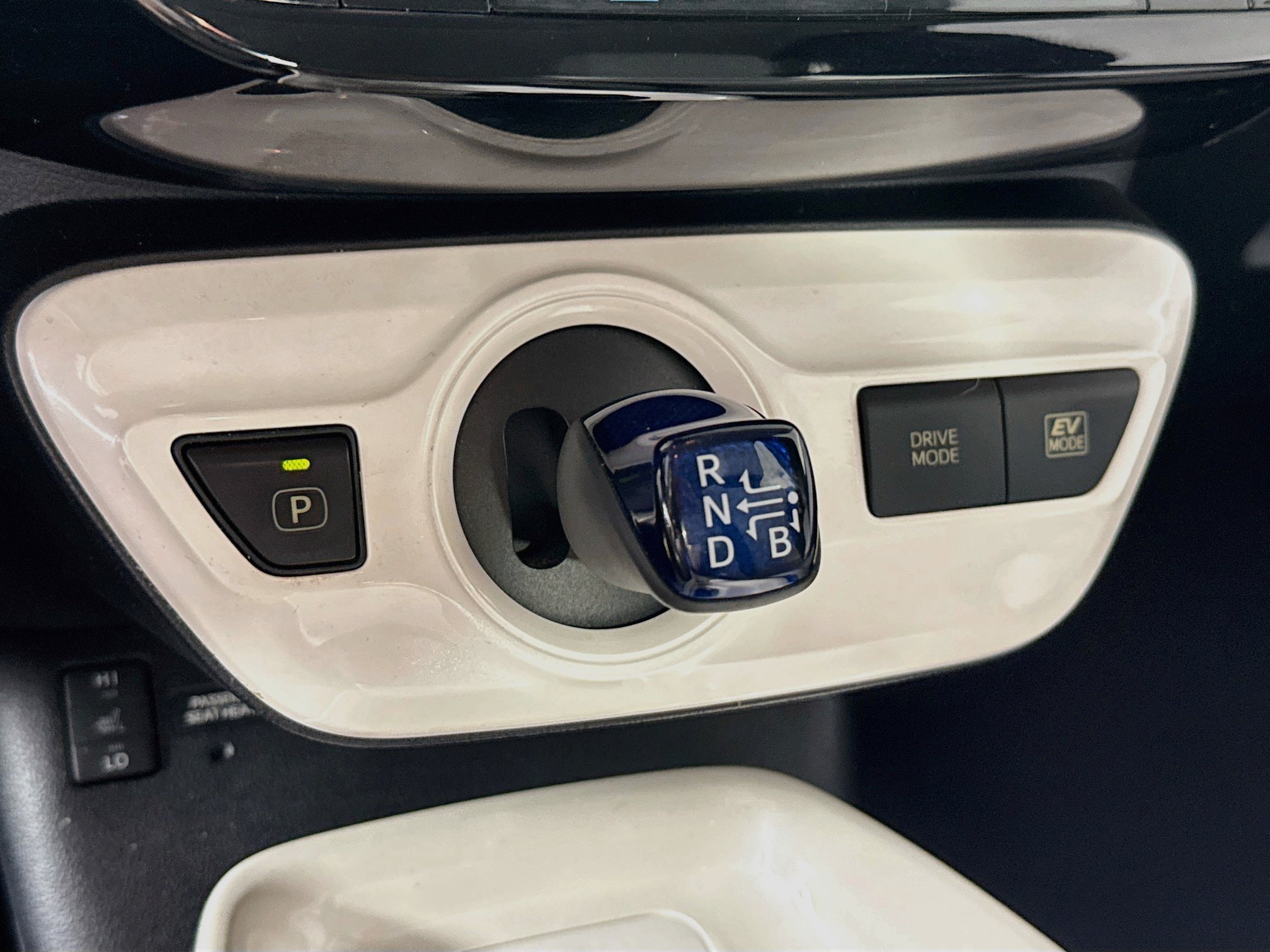 Used 2017 Toyota Prius Four FWD image 20