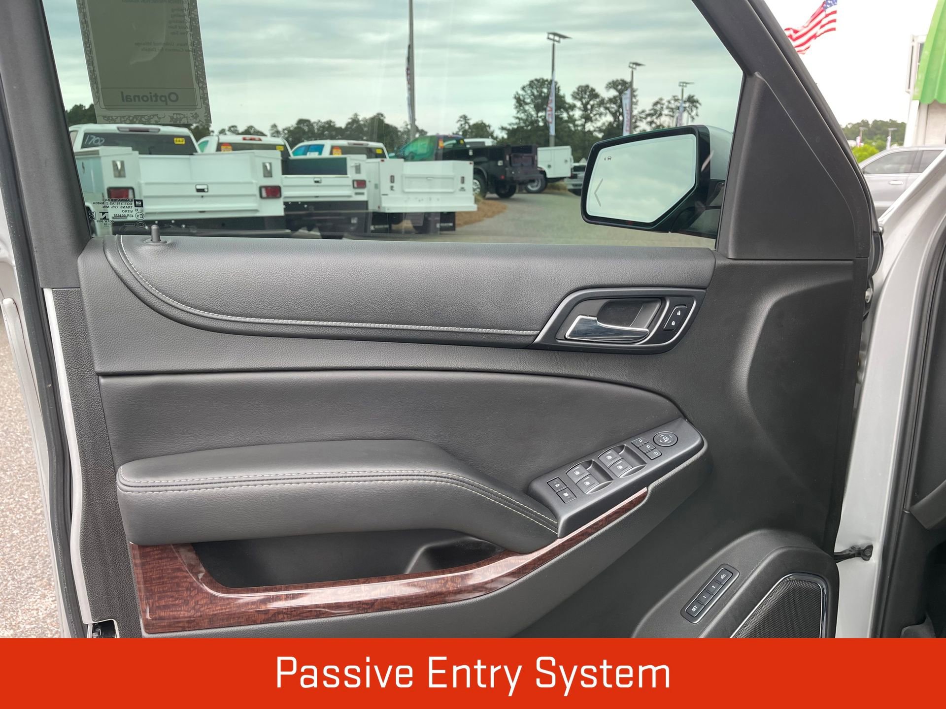 Used 2018 GMC Yukon SLT w/ Open Road Package AWD/4WD image 11