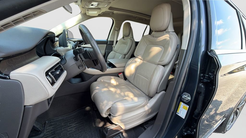 Used 2023 Lincoln Aviator Reserve w/ Equipment Group 201A image 5