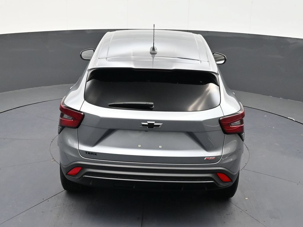 Used 2025 Chevrolet Trax RS FWD image 15