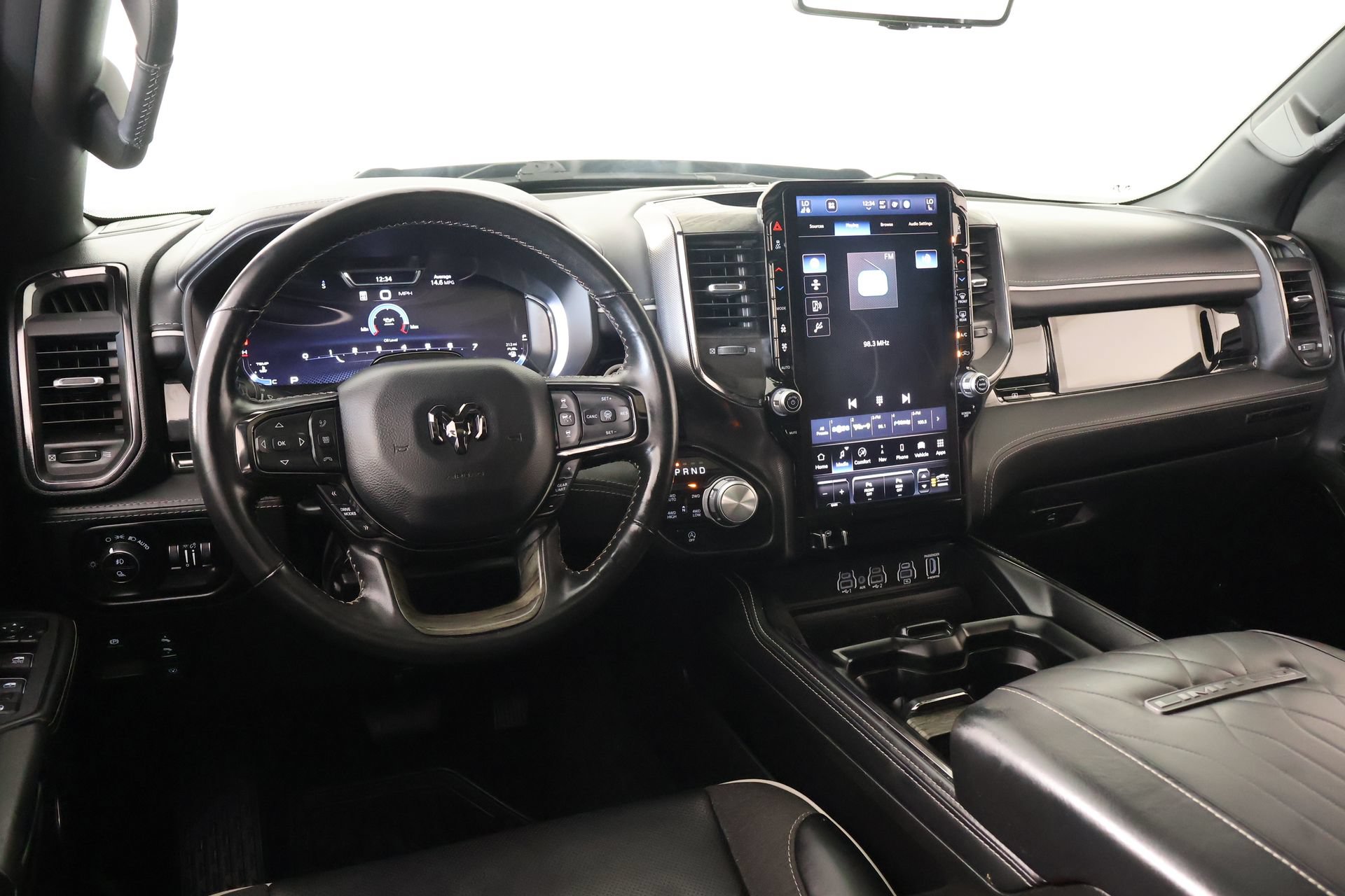 Used 2025 RAM 1500 Limited AWD/4WD image 2