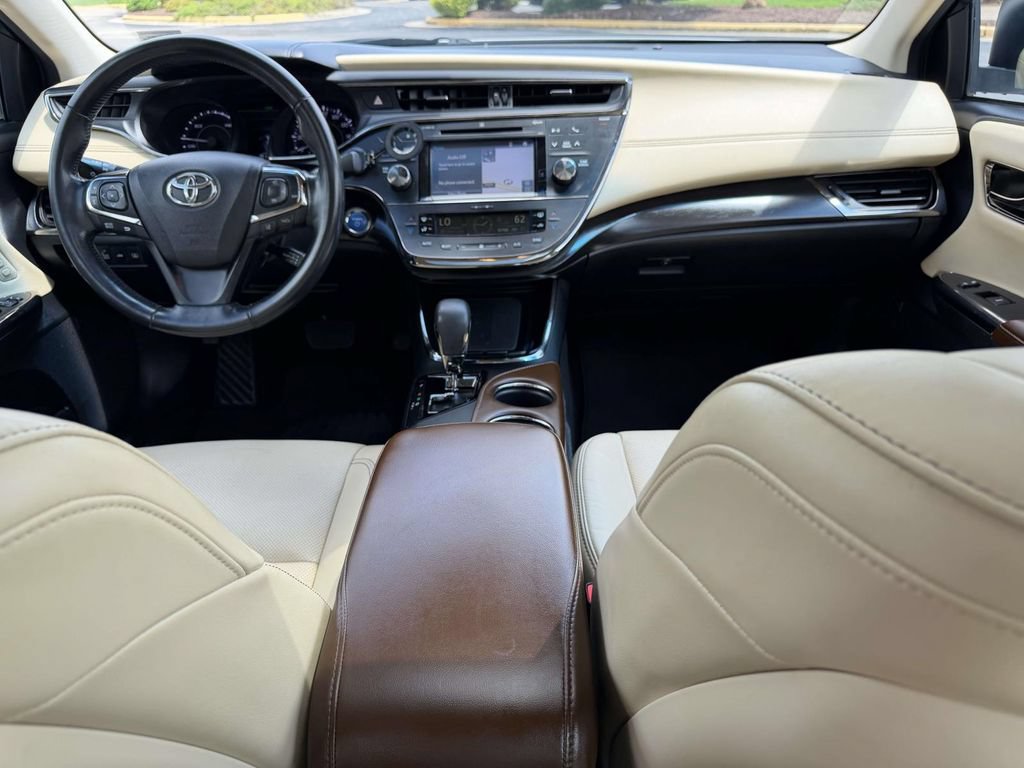 Used 2017 Toyota Avalon Limited w/ Carpet Mat Package FWD image 2