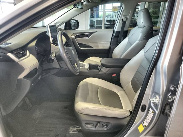 Used 2022 Toyota RAV4 XLE Premium FWD image 12