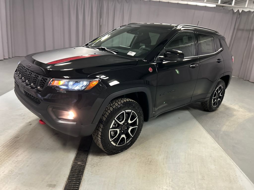 New 2026 Jeep Compass Trailhawk AWD/4WD image 3