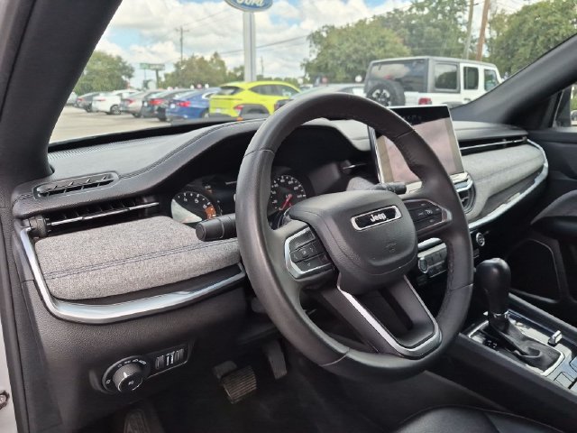Used 2024 Jeep Compass Latitude AWD/4WD image 15