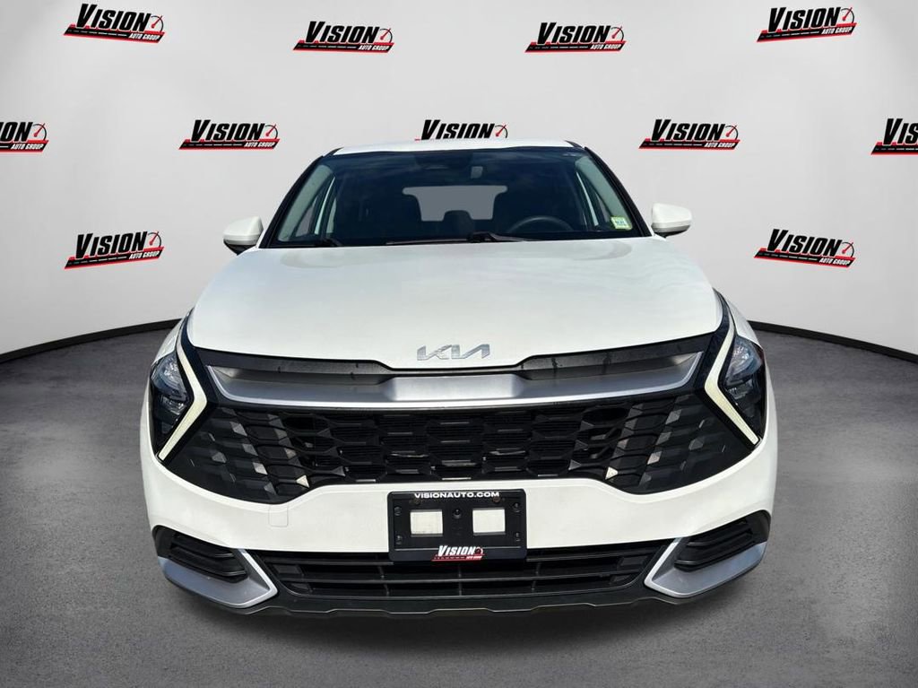Used 2023 Kia Sportage LX image 2