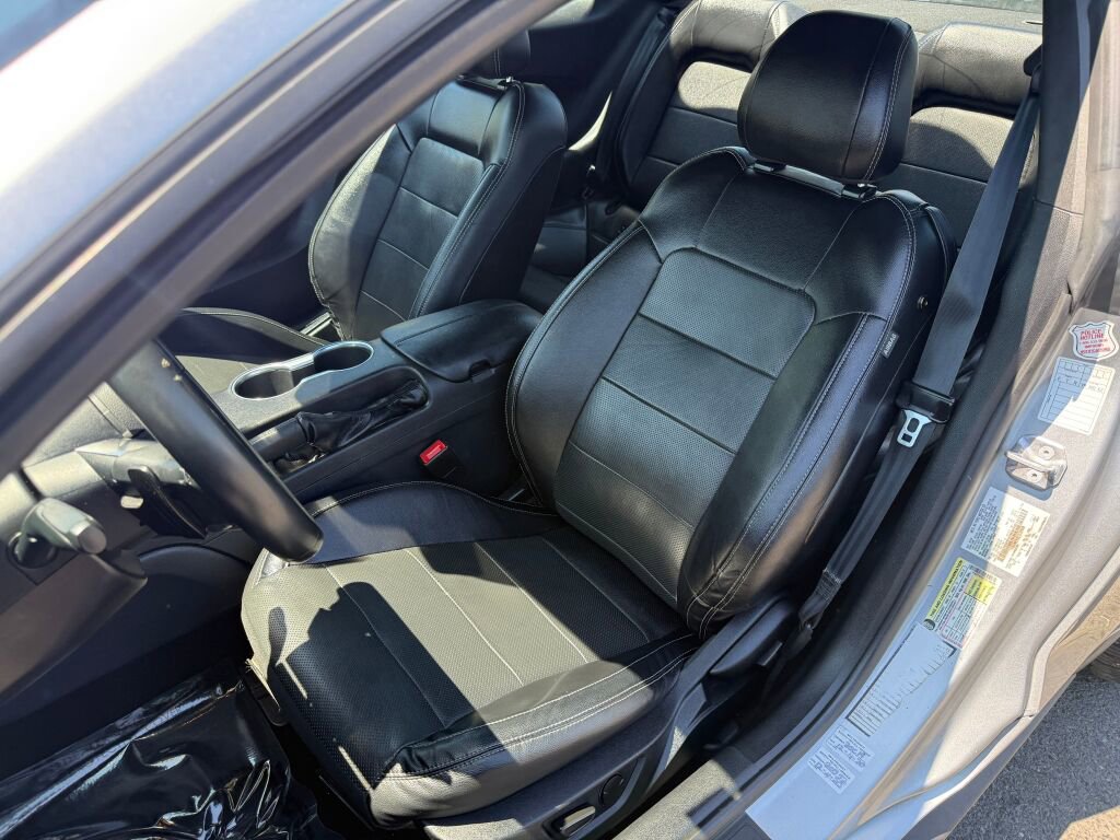 Used 2020 Ford Mustang Premium RWD image 10