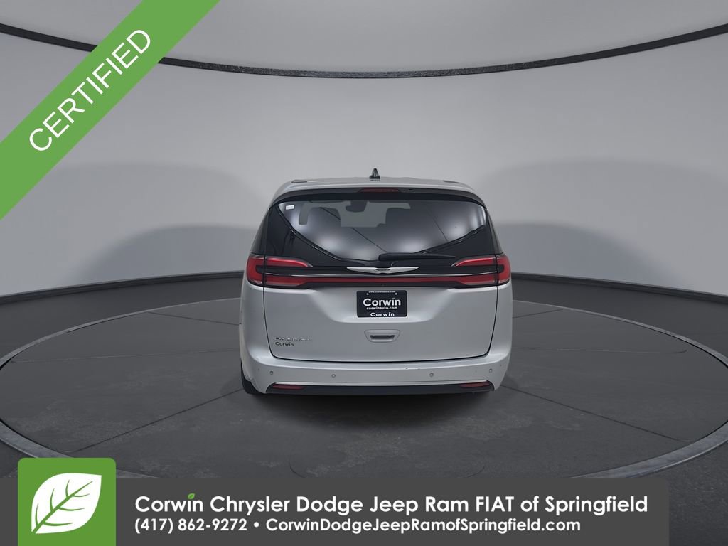 Certified 2023 Chrysler Pacifica Touring-L image 13