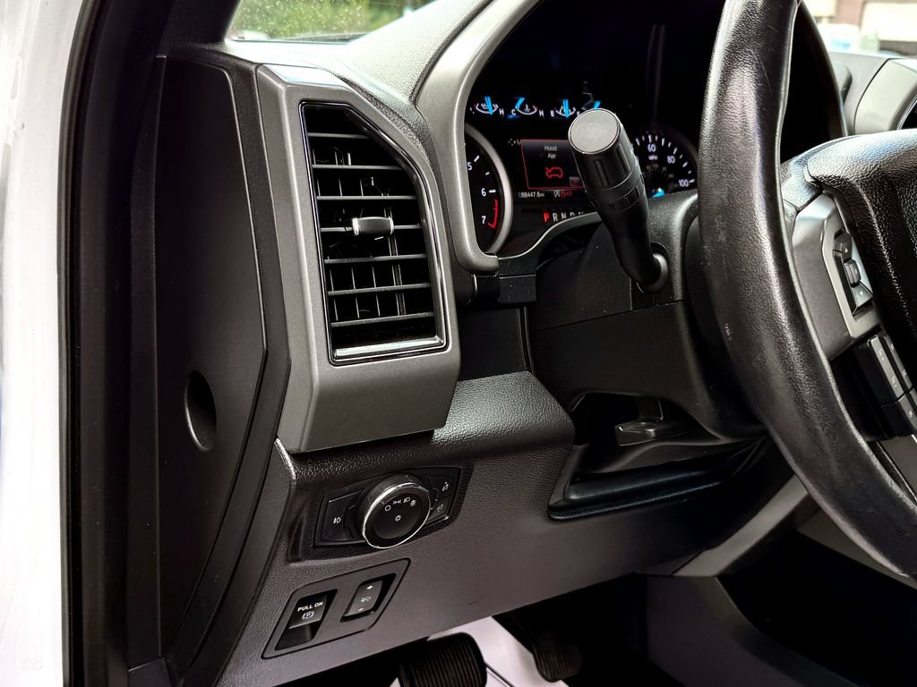 Used 2018 Ford Expedition XLT AWD/4WD image 18