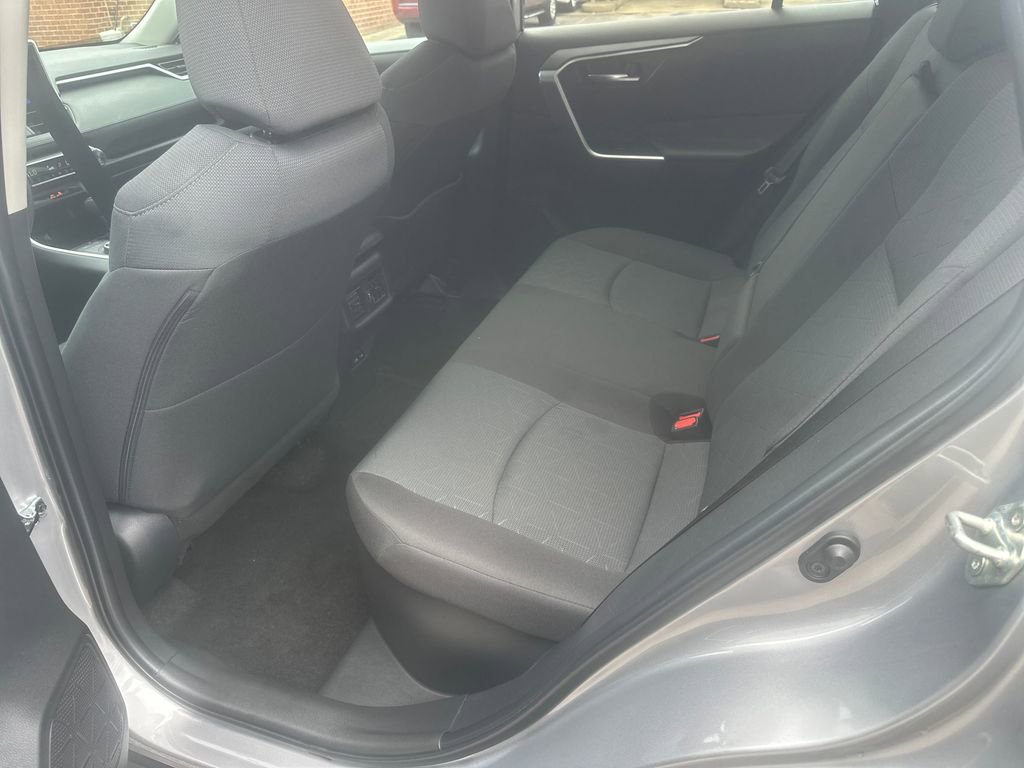 Used 2024 Toyota RAV4 XLE AWD/4WD image 15