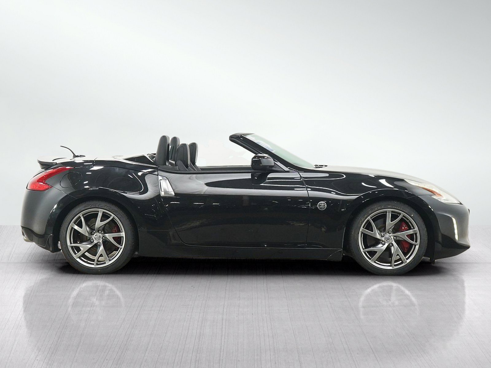 Used 2014 Nissan 370Z Touring w/ Sport Package RWD image 7