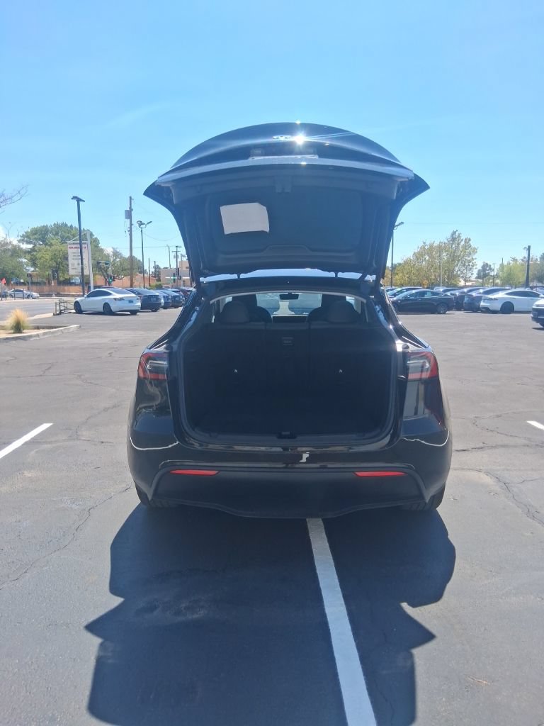 Used 2023 Tesla Model Y Long Range AWD/4WD image 11