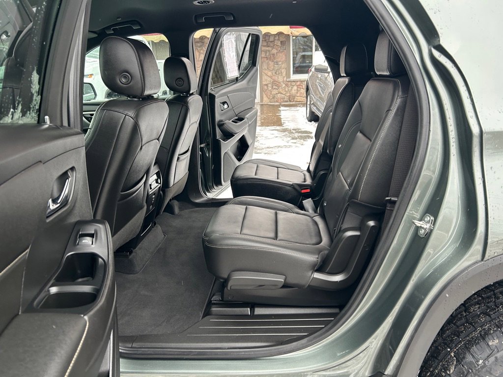 Used 2023 Chevrolet Traverse LT image 26