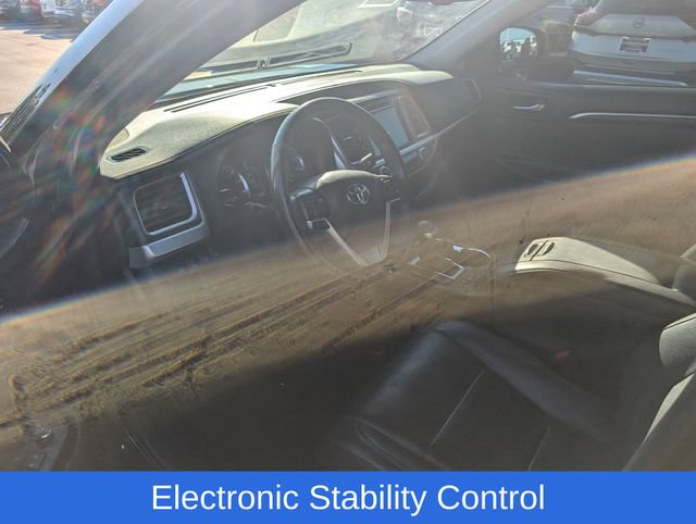 Used 2015 Toyota Highlander Limited Platinum AWD/4WD image 13