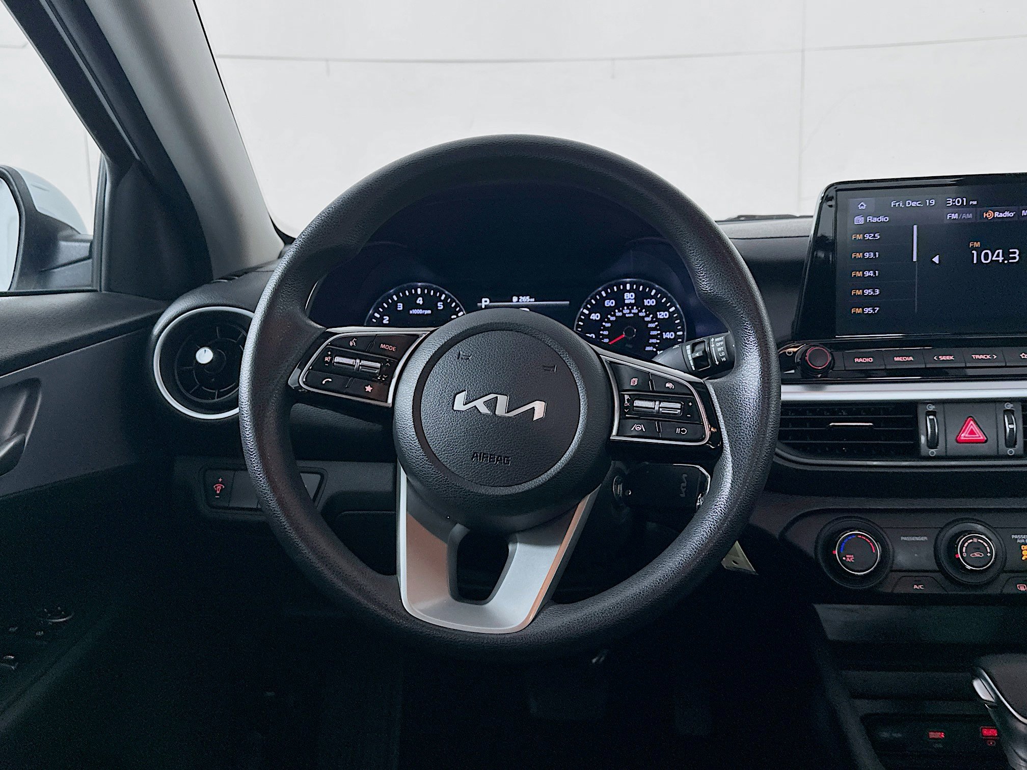 Used 2024 Kia Forte LXS image 17