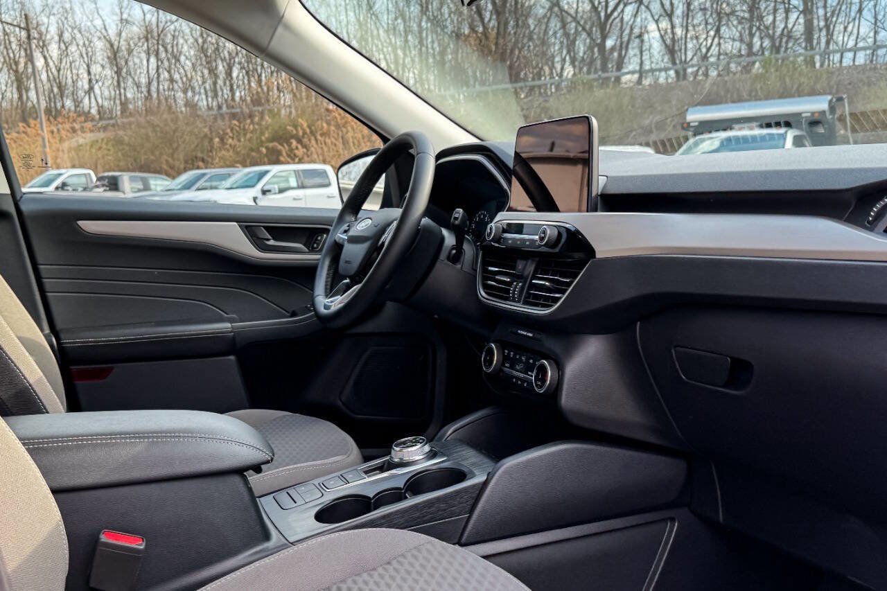 Used 2022 Ford Escape SE w/ Convenience Package AWD/4WD image 12