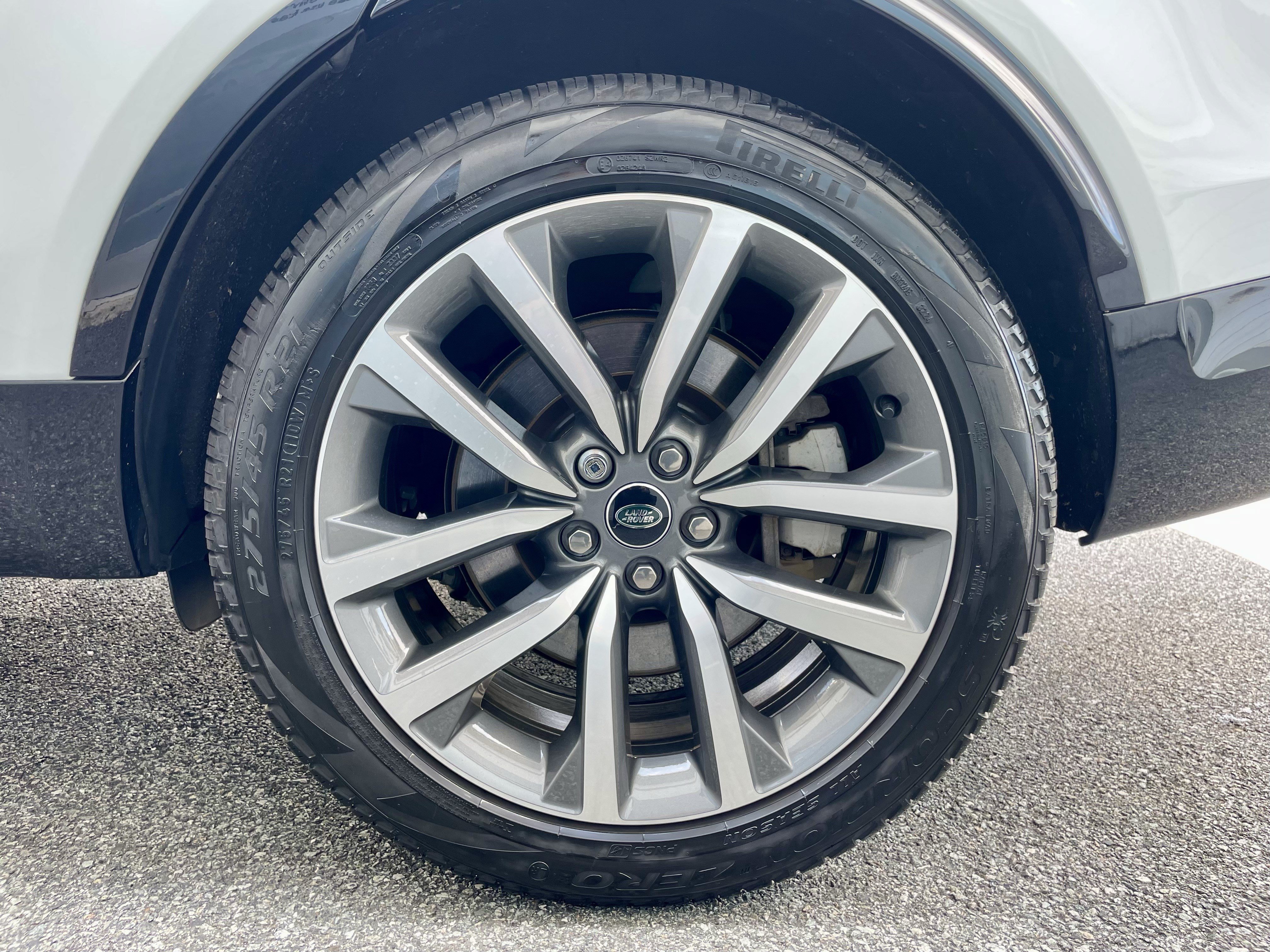 Certified 2025 Land Rover Discovery Dynamic SE AWD/4WD image 11