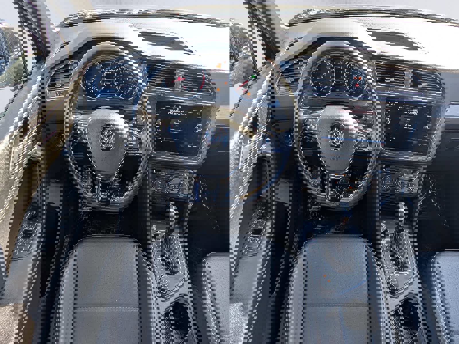 Used 2021 Volkswagen Tiguan SE R-Line image 15