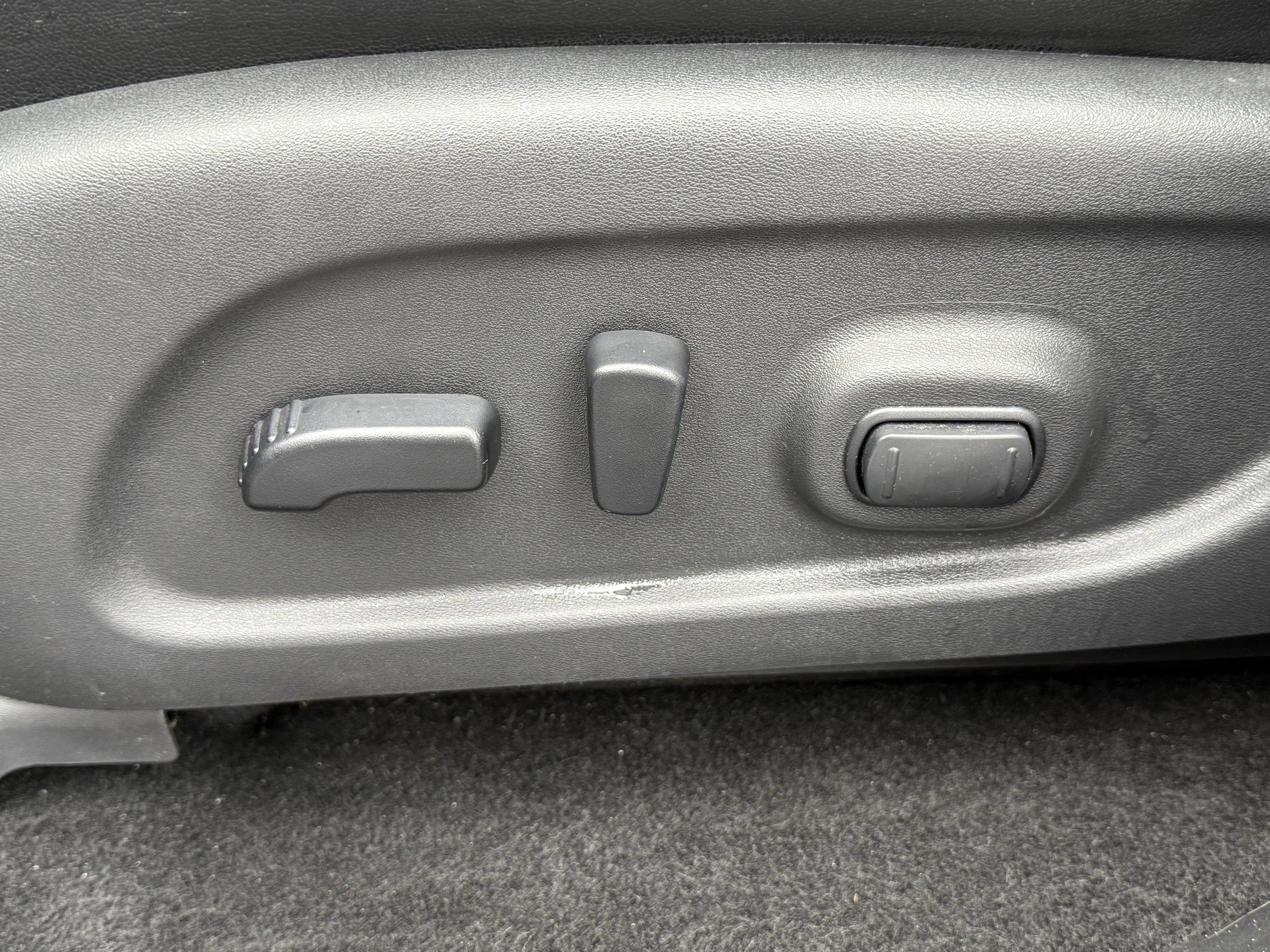 Used 2019 Nissan Pathfinder Platinum image 27