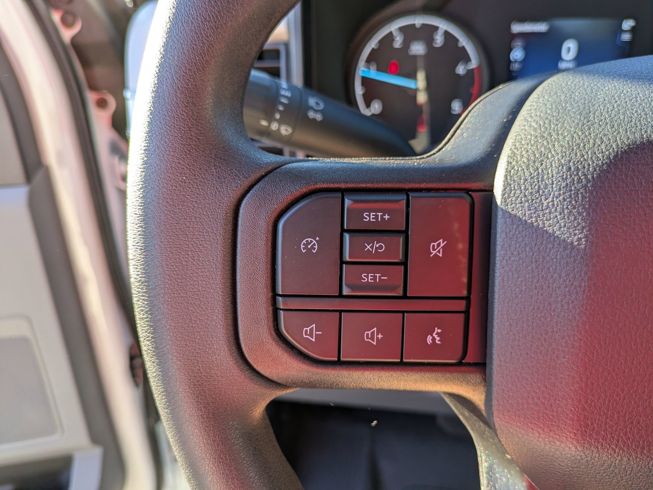 Certified 2025 Ford F250 XLT w/ F-250 >10K GVWR Package image 19