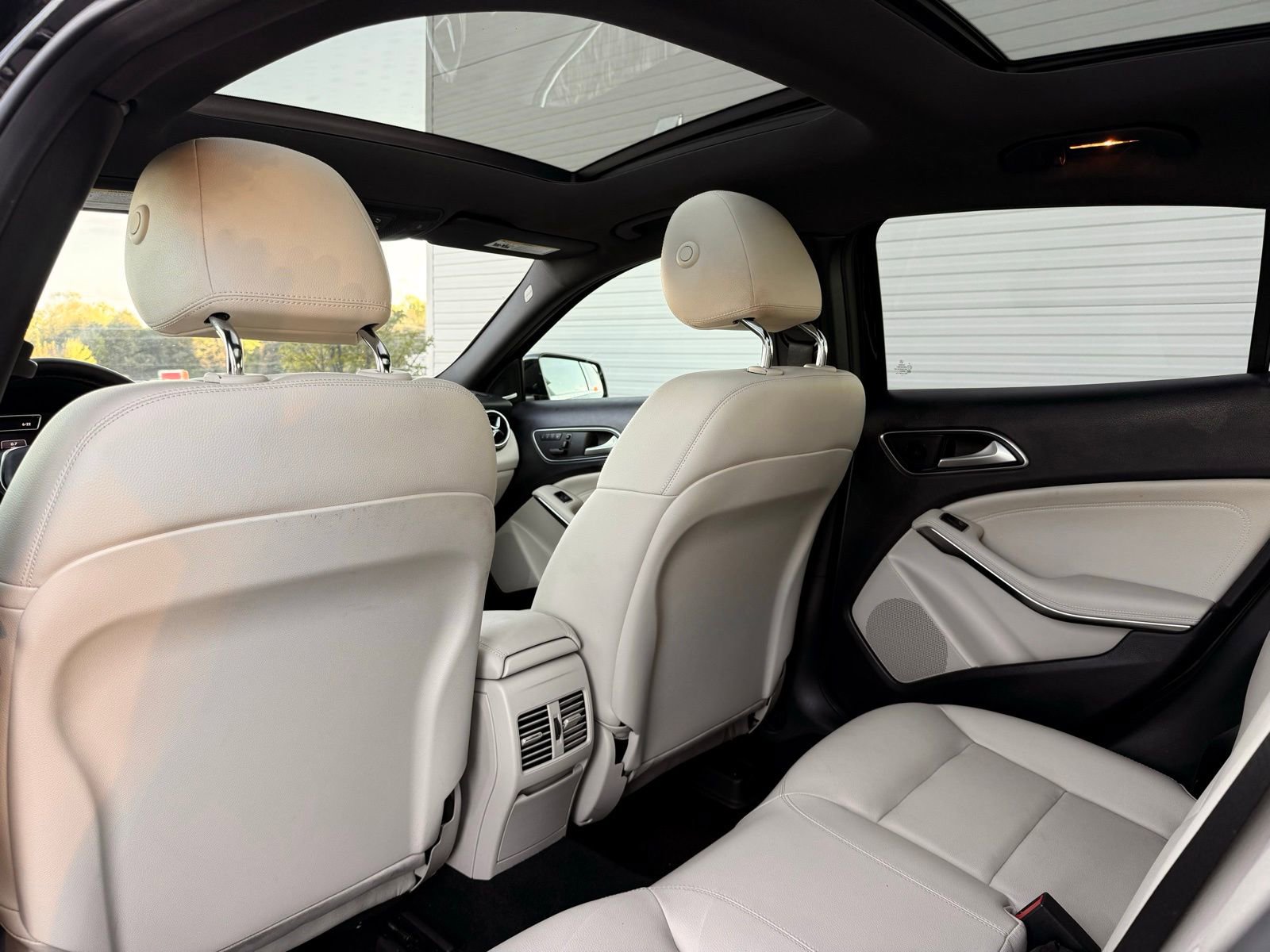 Used 2015 Mercedes-Benz GLA 250 4MATIC image 23