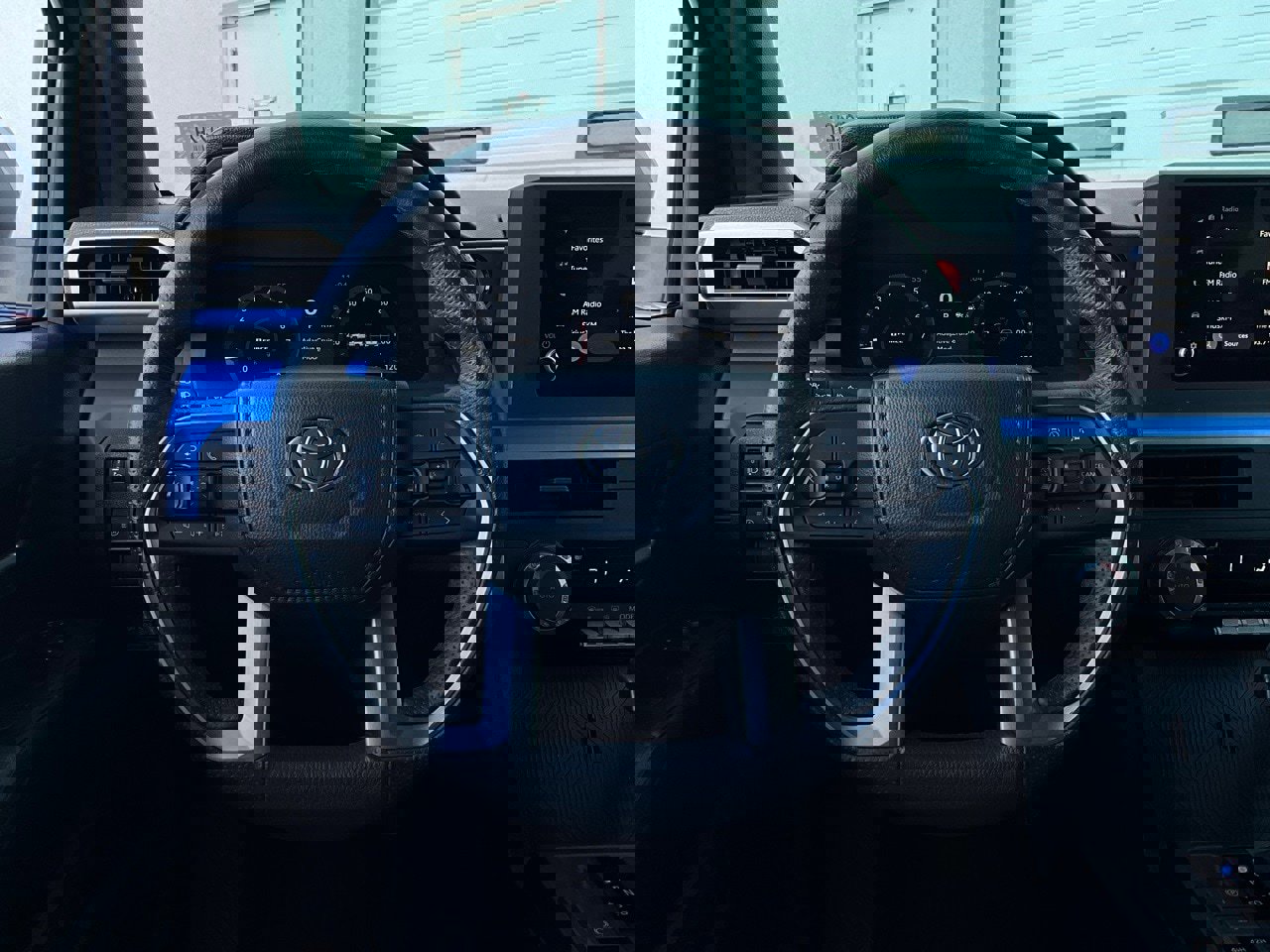 Used 2025 Toyota Tacoma TRD Off-Road image 31