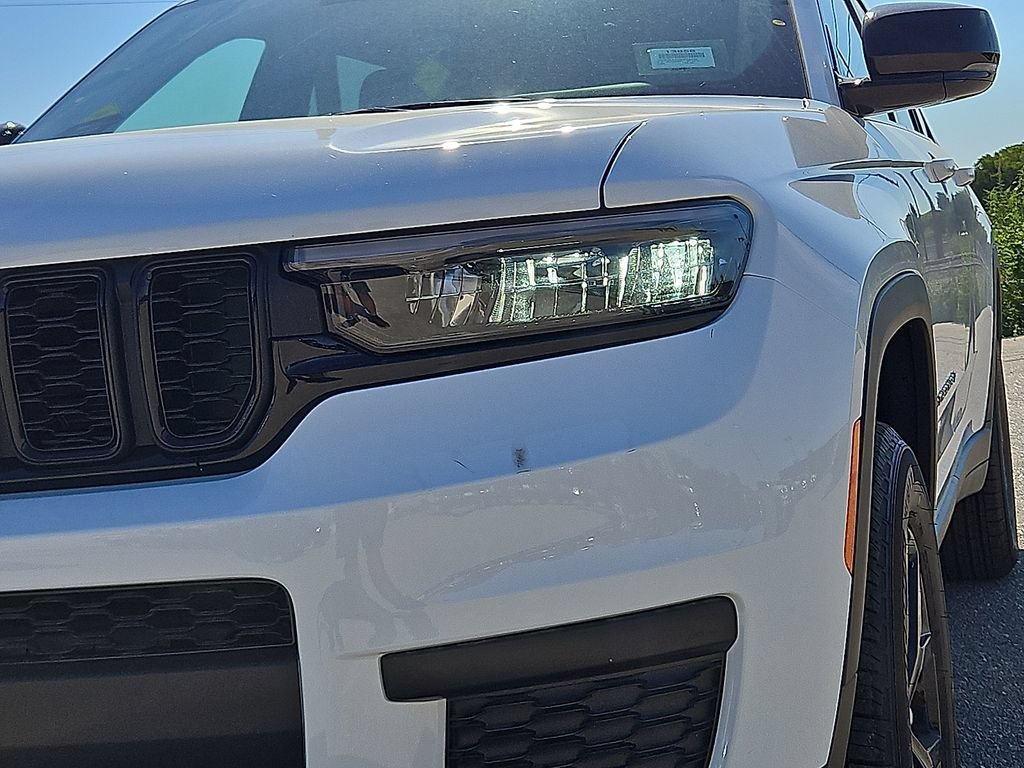 New 2025 Jeep Grand Cherokee L Laredo AWD/4WD image 8