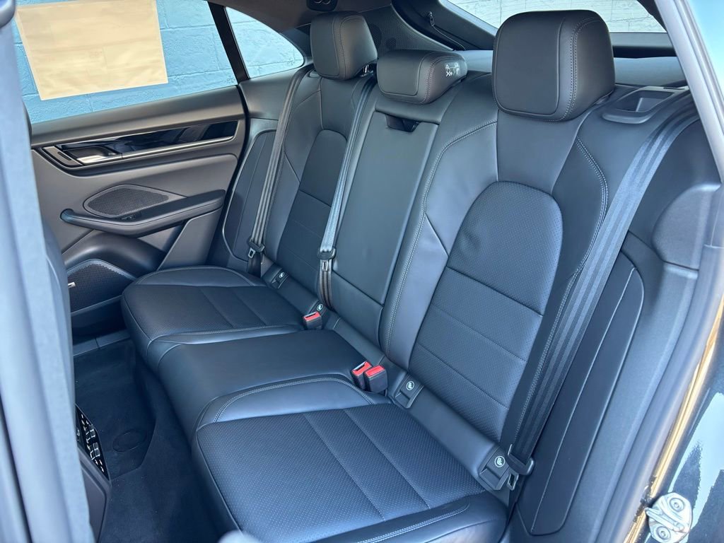 New 2026 Porsche Macan 4 Electric image 7