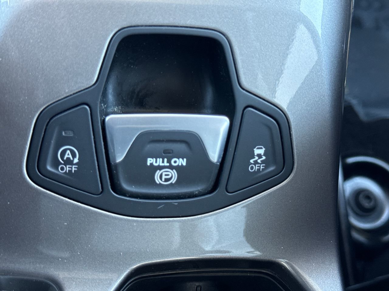 Used 2022 Jeep Renegade Latitude w/ Convenience Group AWD/4WD image 25