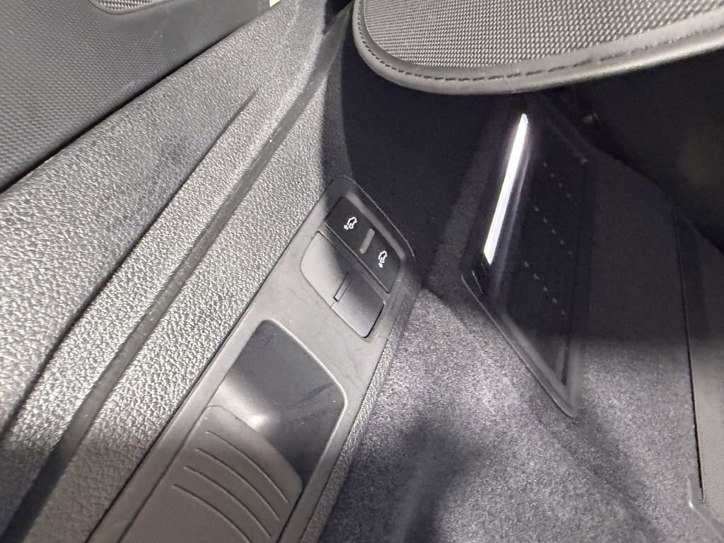 Used 2018 Audi SQ5 Prestige w/ Prestige Package AWD/4WD image 30