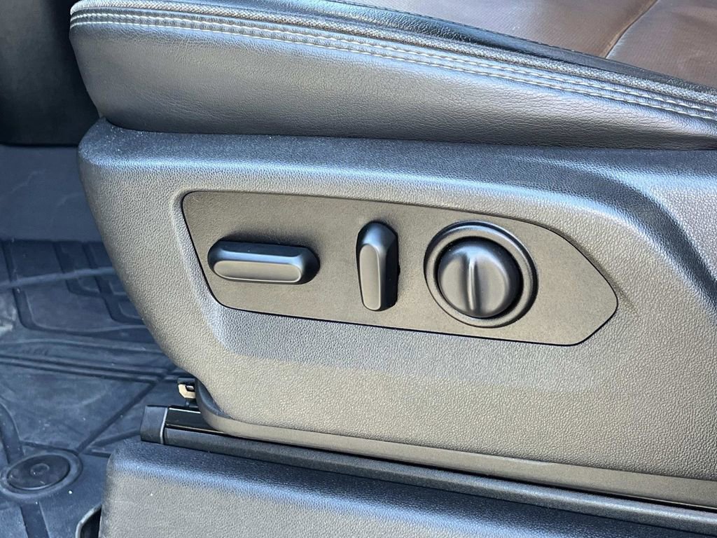 Used 2020 Chevrolet Silverado 3500 High Country image 27