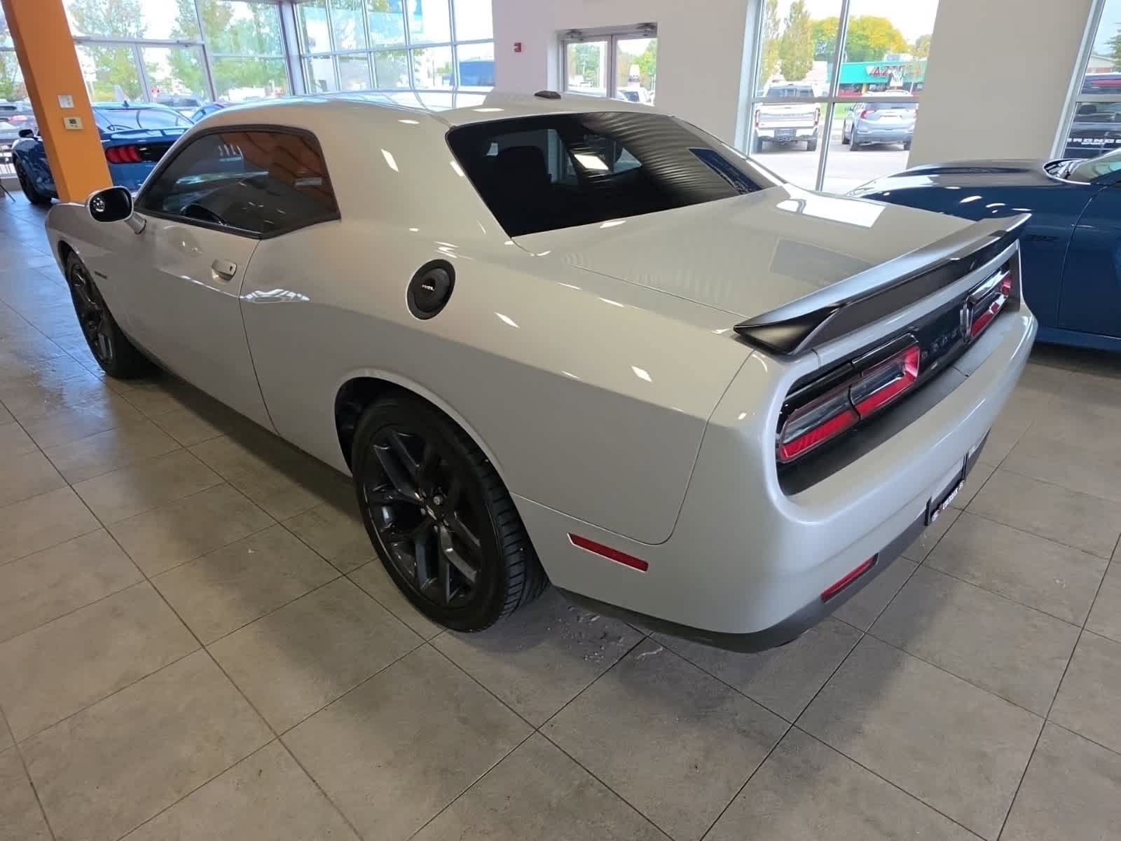 Used 2022 Dodge Challenger R/T w/ Blacktop Package RWD image 18