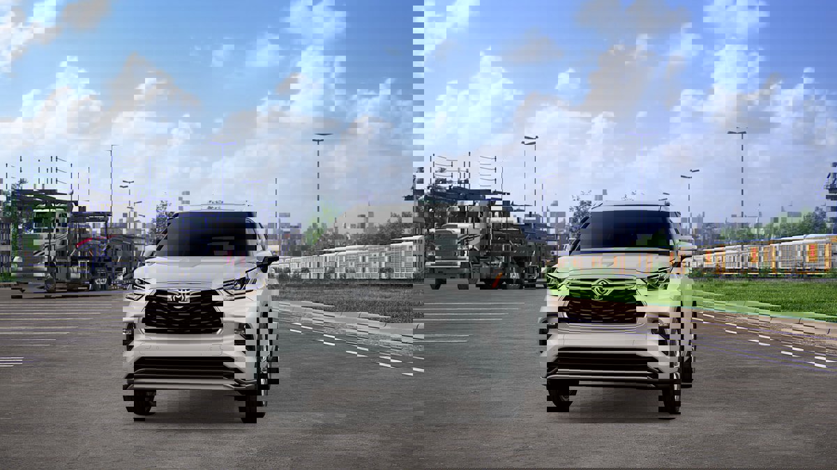 New 2026 Toyota Highlander Platinum image 18