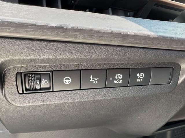 Used 2023 Nissan Ariya AWD image 15