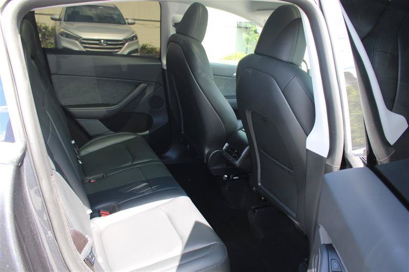 Used 2024 Tesla Model Y Long Range AWD/4WD image 15