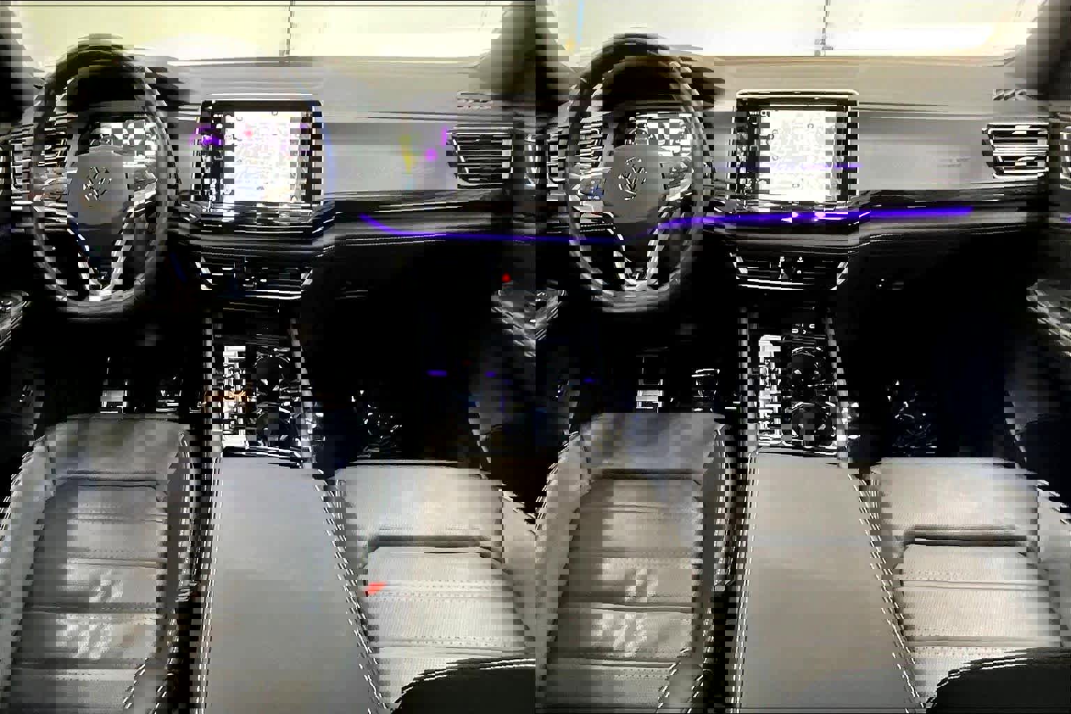 Used 2025 Volkswagen Atlas Cross Sport SEL R-Line image 18