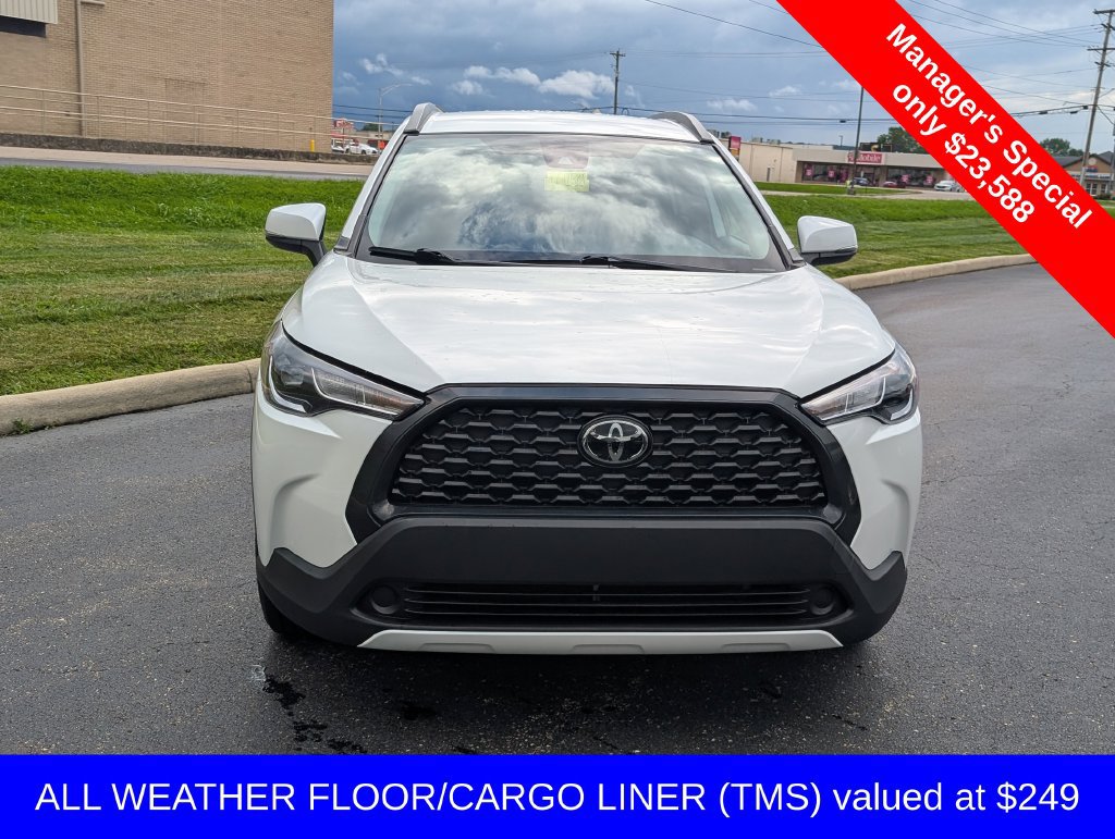 Used 2022 Toyota Corolla Cross LE AWD/4WD image 2